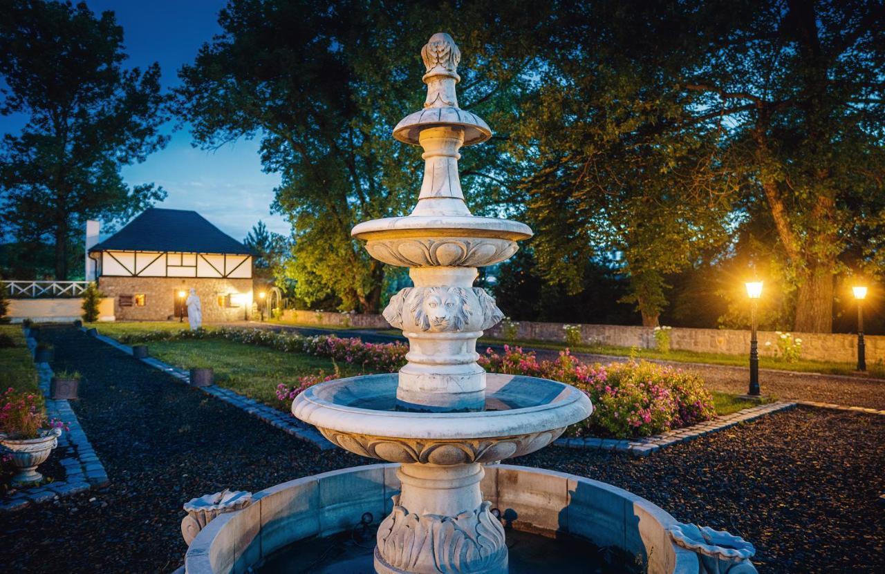 Chateau Rychvald Hotel Exterior photo