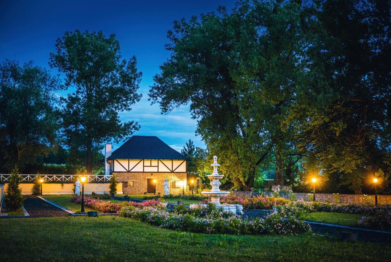 Chateau Rychvald Hotel Exterior photo